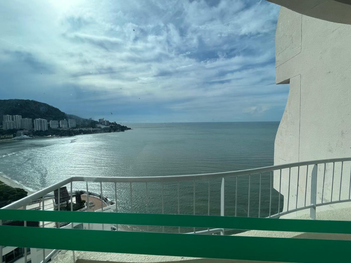 Paradise By The Sea In Penang By Veron At Rainbow Paradise Tanjung Bungah  Buitenkant foto