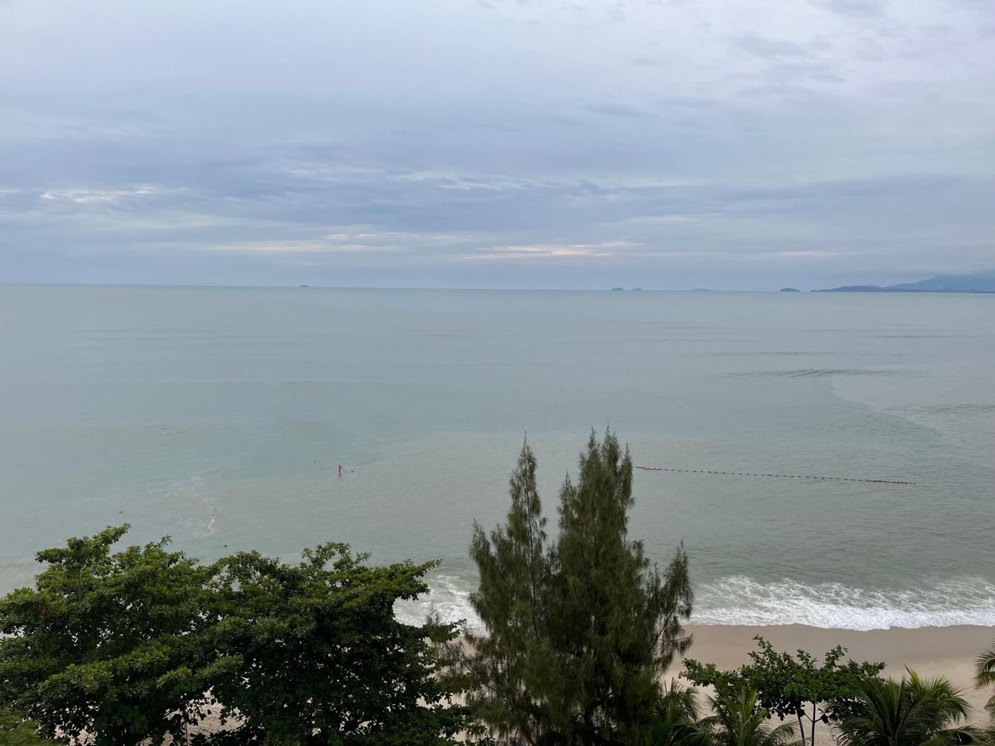 Paradise By The Sea In Penang By Veron At Rainbow Paradise Tanjung Bungah  Buitenkant foto