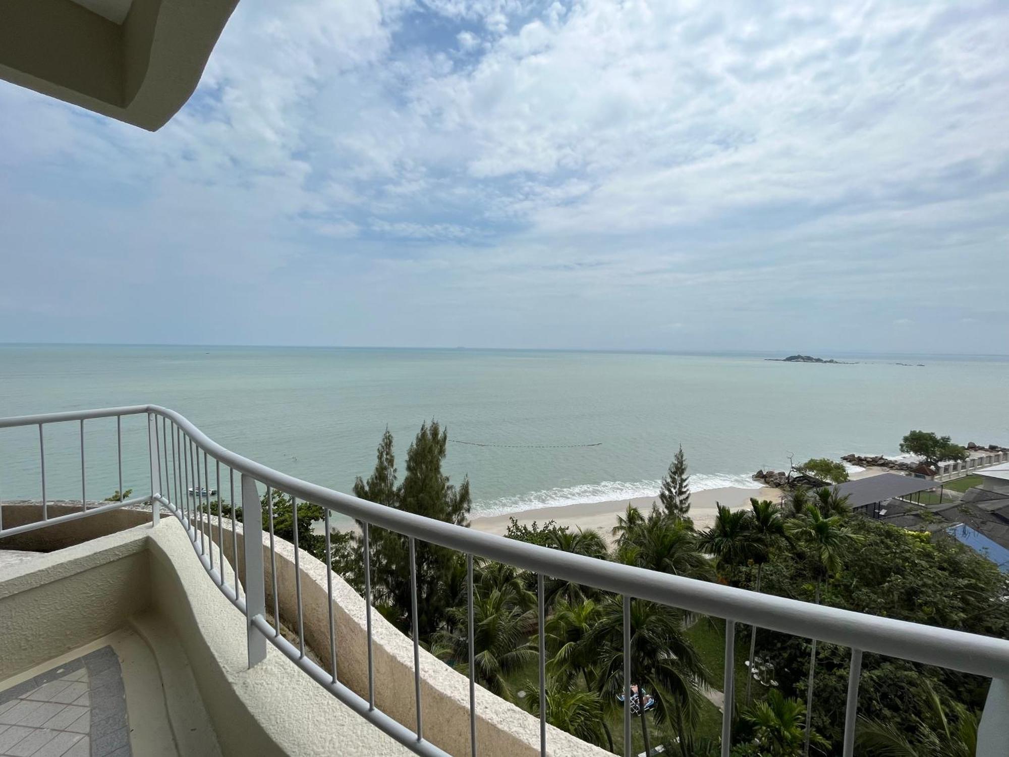 Paradise By The Sea In Penang By Veron At Rainbow Paradise Tanjung Bungah  Buitenkant foto